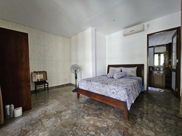 Colonial Design 5-Bedroom Villa Near Tumbakbayuh, Canggu - Image 14