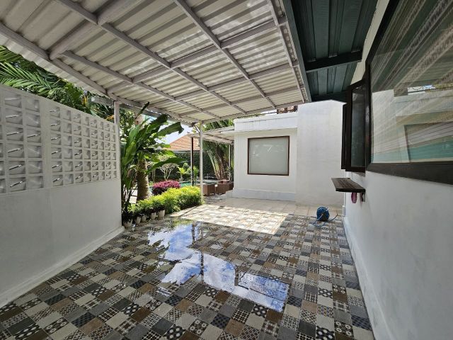Colonial Design 5-Bedroom Villa Near Tumbakbayuh, Canggu - Image 15