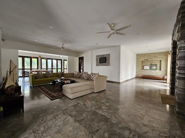 Colonial Design 5-Bedroom Villa Near Tumbakbayuh, Canggu - Image 17