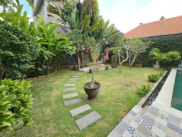 Colonial Design 5-Bedroom Villa Near Tumbakbayuh, Canggu - Image 18