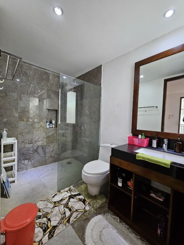Colonial Design 5-Bedroom Villa Near Tumbakbayuh, Canggu - Image 31