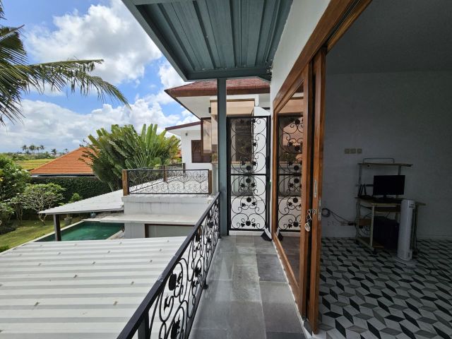 Colonial Design 5-Bedroom Villa Near Tumbakbayuh, Canggu - Image 32
