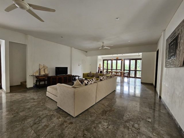 Colonial Design 5-Bedroom Villa Near Tumbakbayuh, Canggu - Image 34