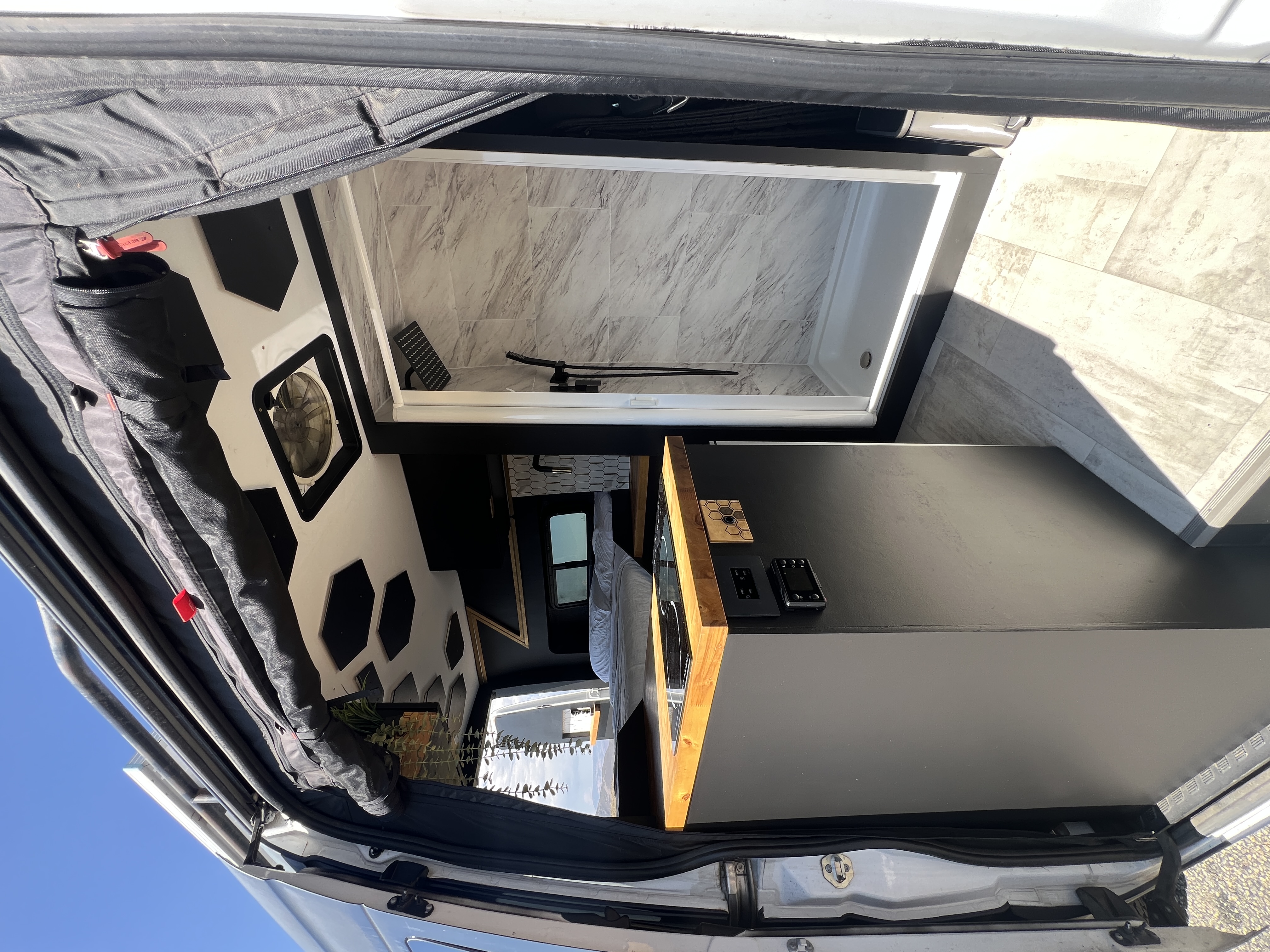 Mercedes Sprinter 144”