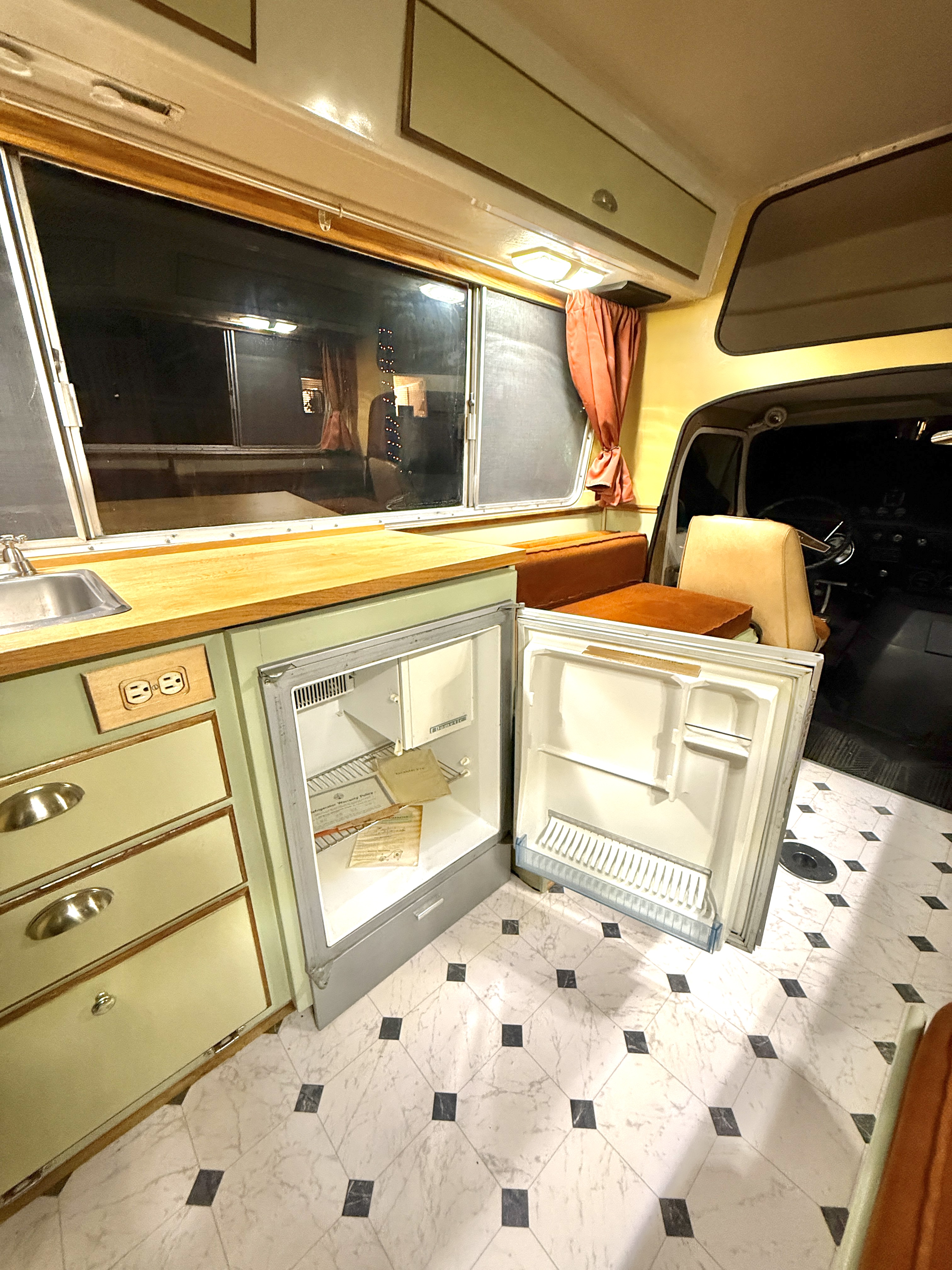 Road Roamer – Camper Vans & DIY Favorites