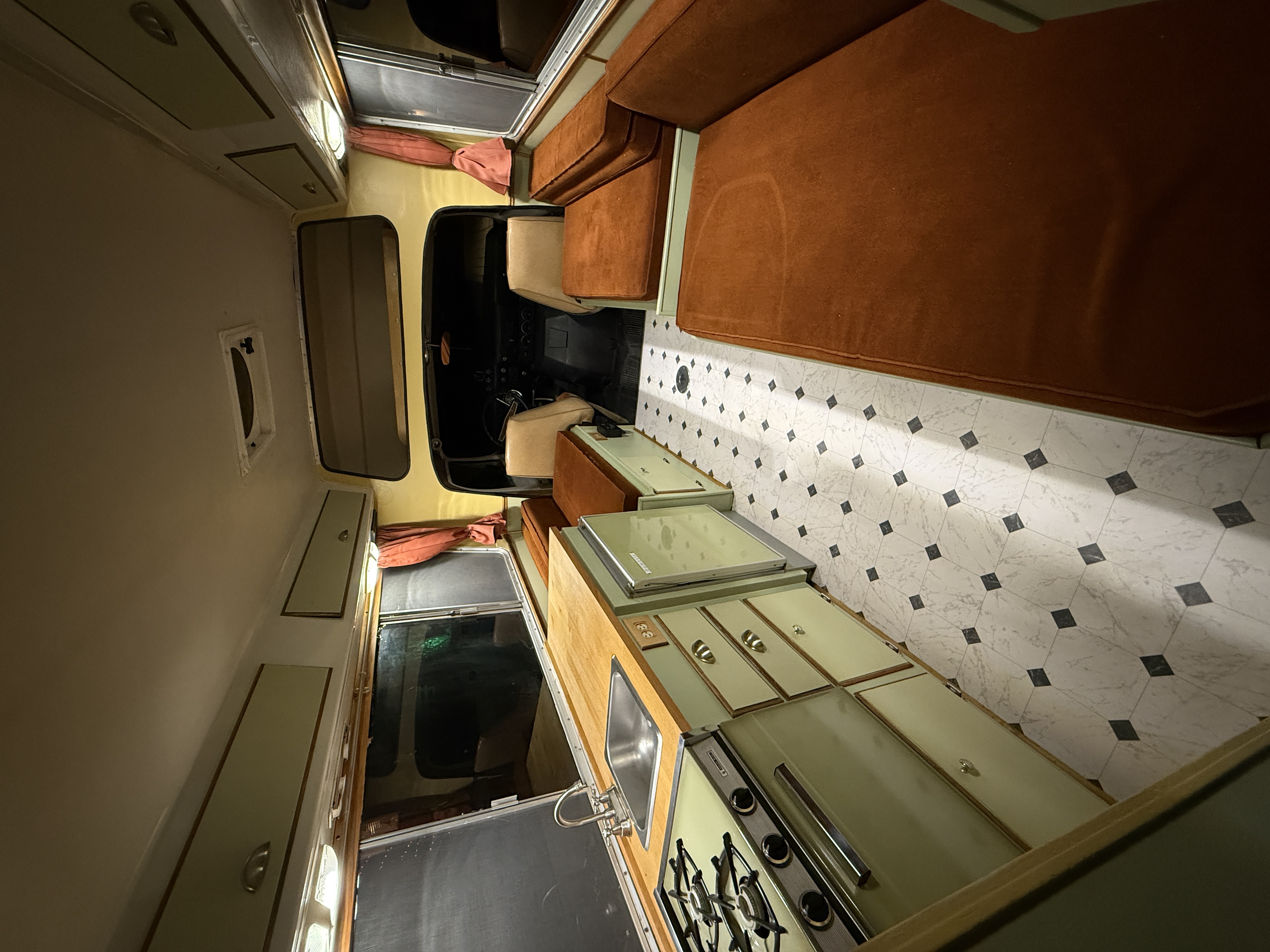 Road Roamer – Camper Vans & DIY Favorites