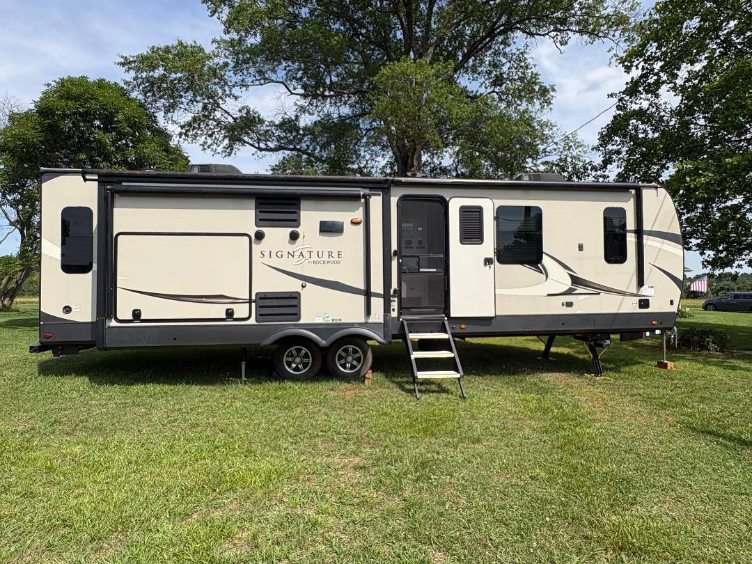 2020 Forest River Rockwood Signature 8328sb