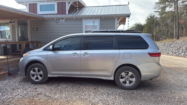2019 Toyota Sienna LE