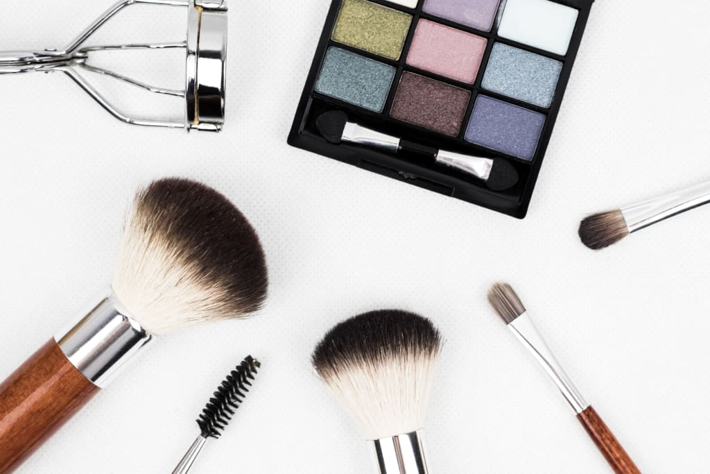 Office make up tips to look your best at work