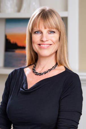 Deannas-Head-shot-2022