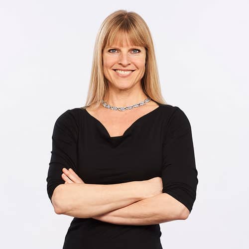 Deanna-Head-Shot-Square