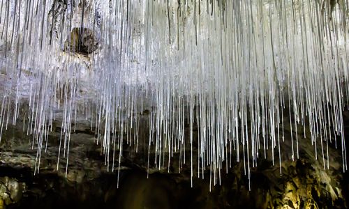 Stalactites en toiture et garantie décennale : ce que retient la Cour de cassation sur la charge de la preuve et la responsabilité des constructeurs