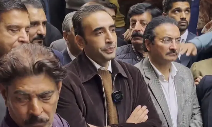 “Bilawal Criticizes PTI’s ‘Extreme Politics’, Warns It Is Putting the Party at Risk — Opposes Any Ban”