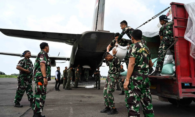 Indonesia Floods Death Toll Surpasses 1,000 as Rescue Efforts Continue