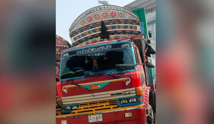 Female Motorcyclist Killed in Karachi Landhi After Trailer Hit-and-Run, Driver Escapes