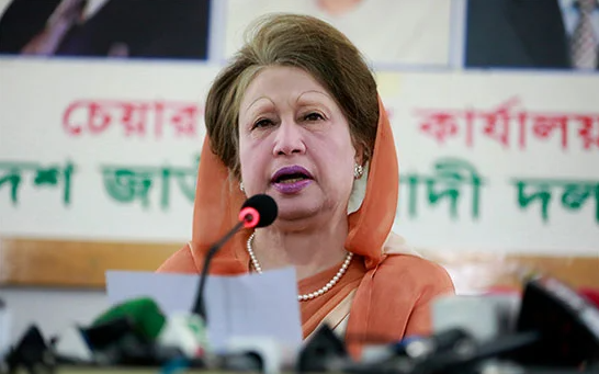 Bangladesh Mourns as Former Prime Minister Khaleda Zia Dies at 80, Ending an Era of Fierce Political Rivalry