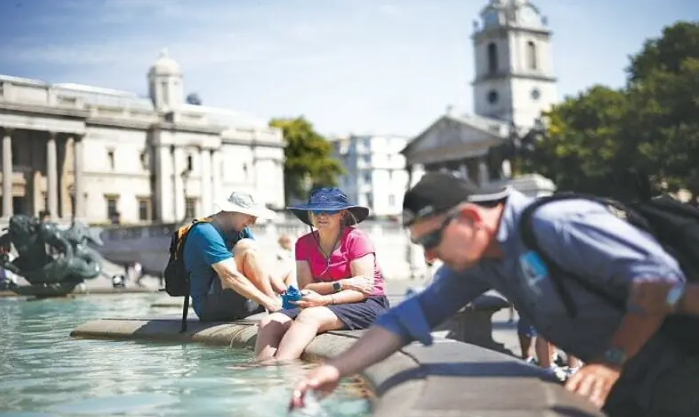 Historic 2025 Weather in UK: Hottest, Sunniest Year on Record Amid Global Warming Trends