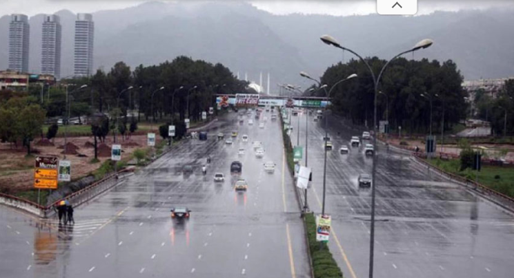 Winter System Disrupts Pakistan as Rain Soaks Islamabad, Heavy Snowfall Paralyzes Murree and Northern Areas