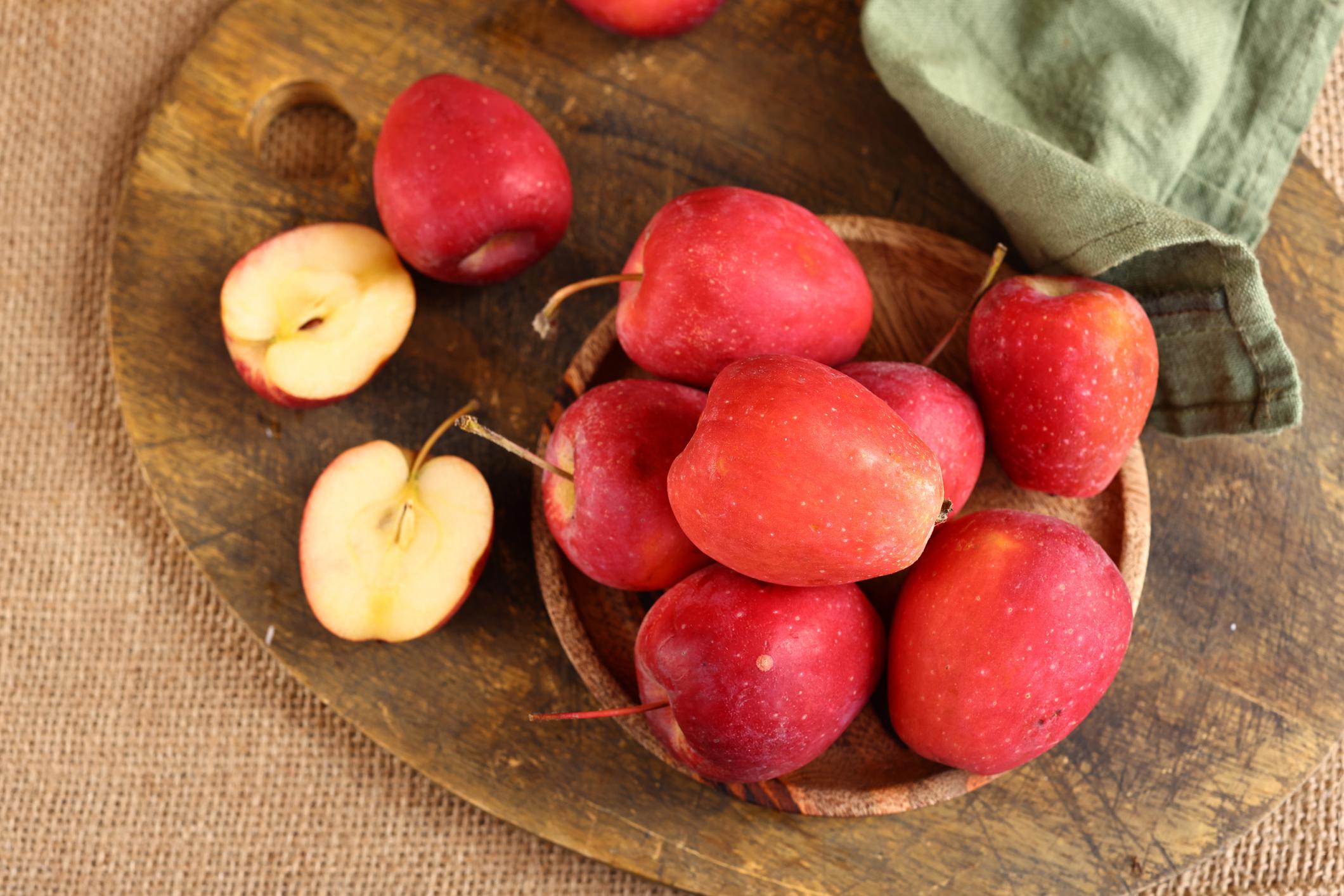 Eating an Apple a Day Supports Heart Health, Digestion, and Long-Term Wellness