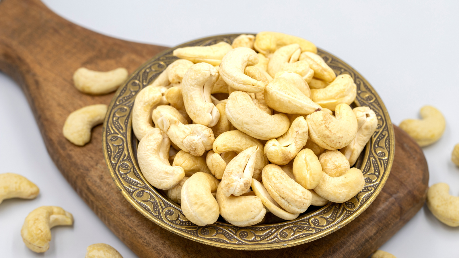 Cashews, Explained: Where the Best Come From, How Much to Eat, and When They Can Harm Your Health