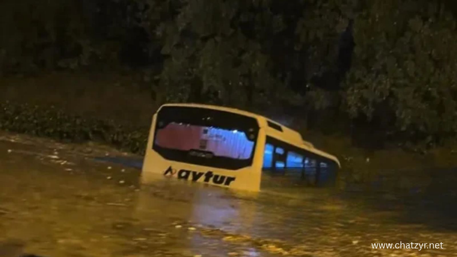 Istanbul Flooding: Heavy Rain Kills at Least Two as Emergency Rescuers Help Stranded Residents | ChatZyr