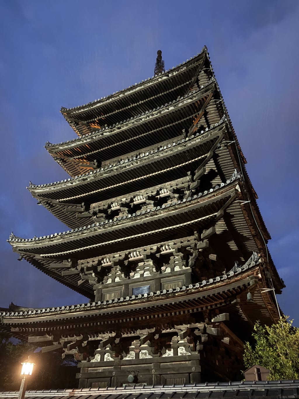 Traditional buildings in Gion at night