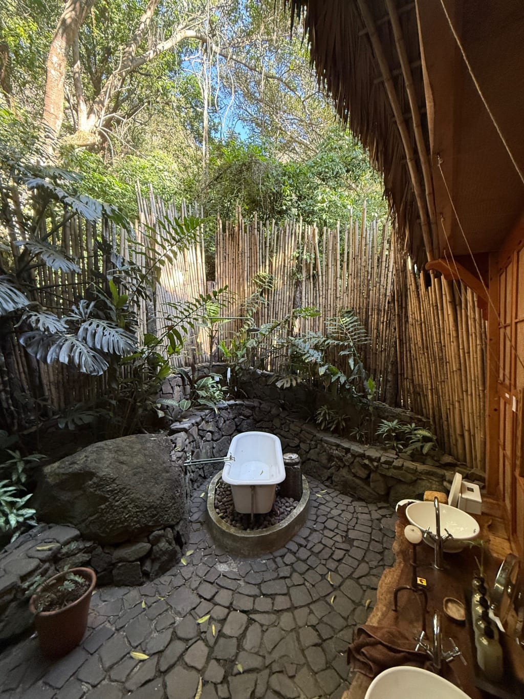 Outdoor bathroom at La Fortuna at Atitlán