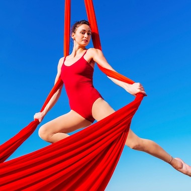 Denise Bellettini insegnante danza, acrobatica, tessuti aerei e cerchio aereo rimini