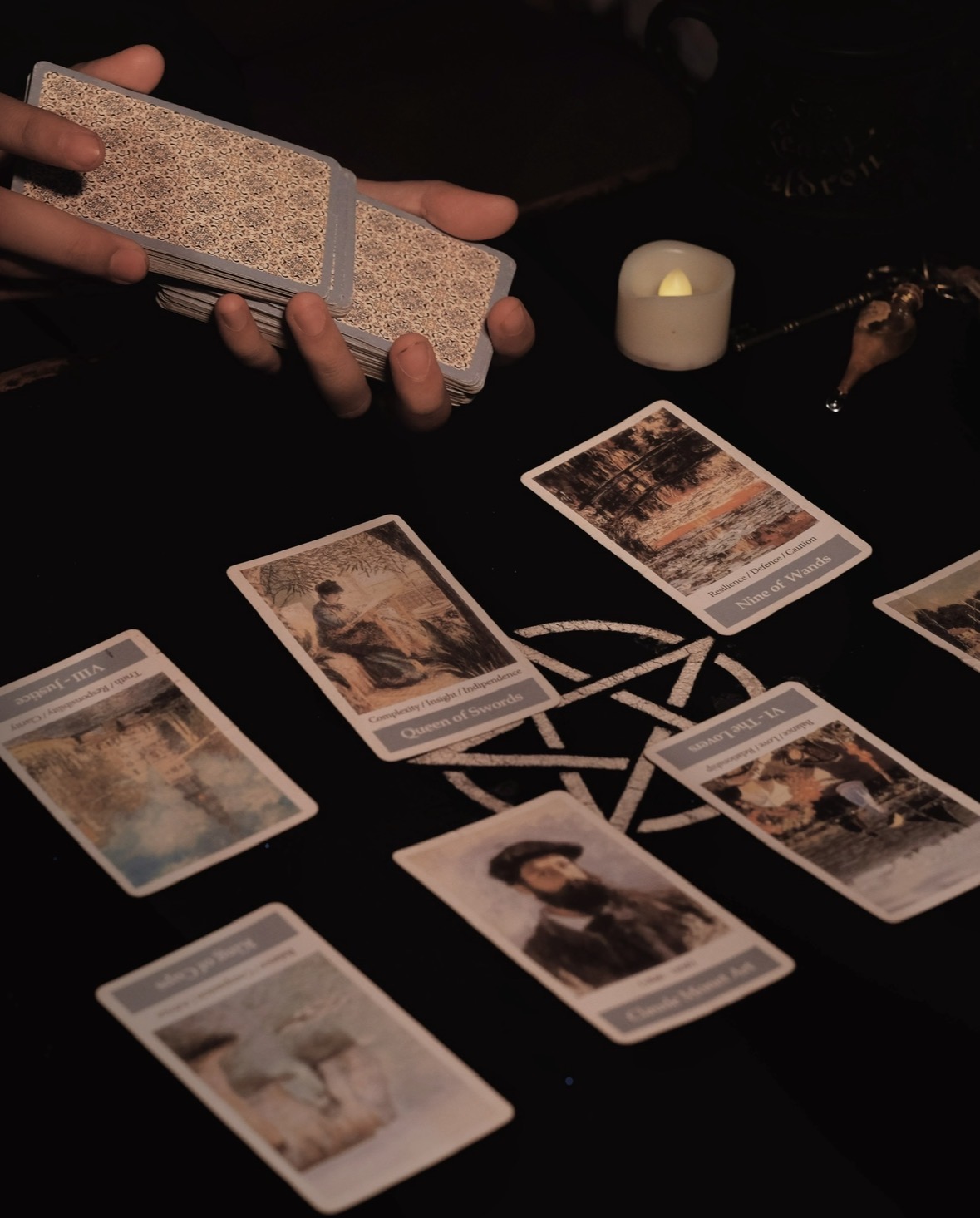 Trải bài Tarot tại Always - Lắng nghe thông điệp vũ trụ