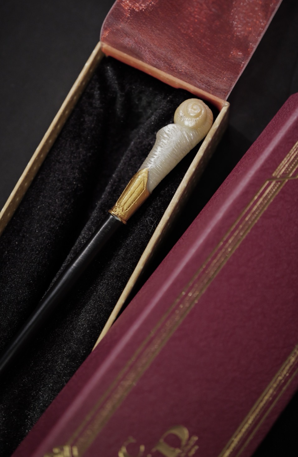 Queenie Goldstein Wand