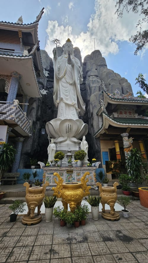 Linh Son Hai Hoi Buddhist Temple
