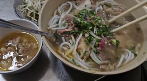 Bún Bò Huế Mỡ Nổi Cô Như