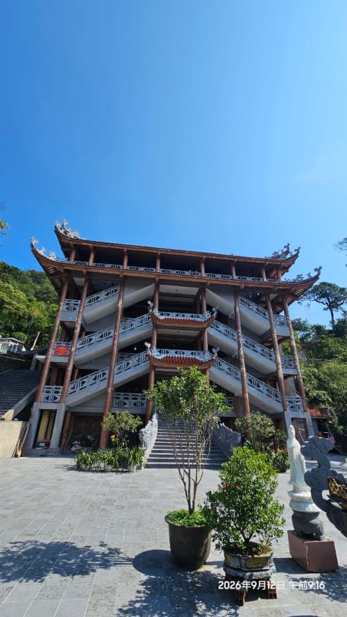 Lady Chua Thuong Ngan Temple