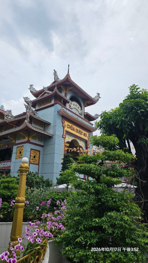 Duoc Su Buddhist Temple