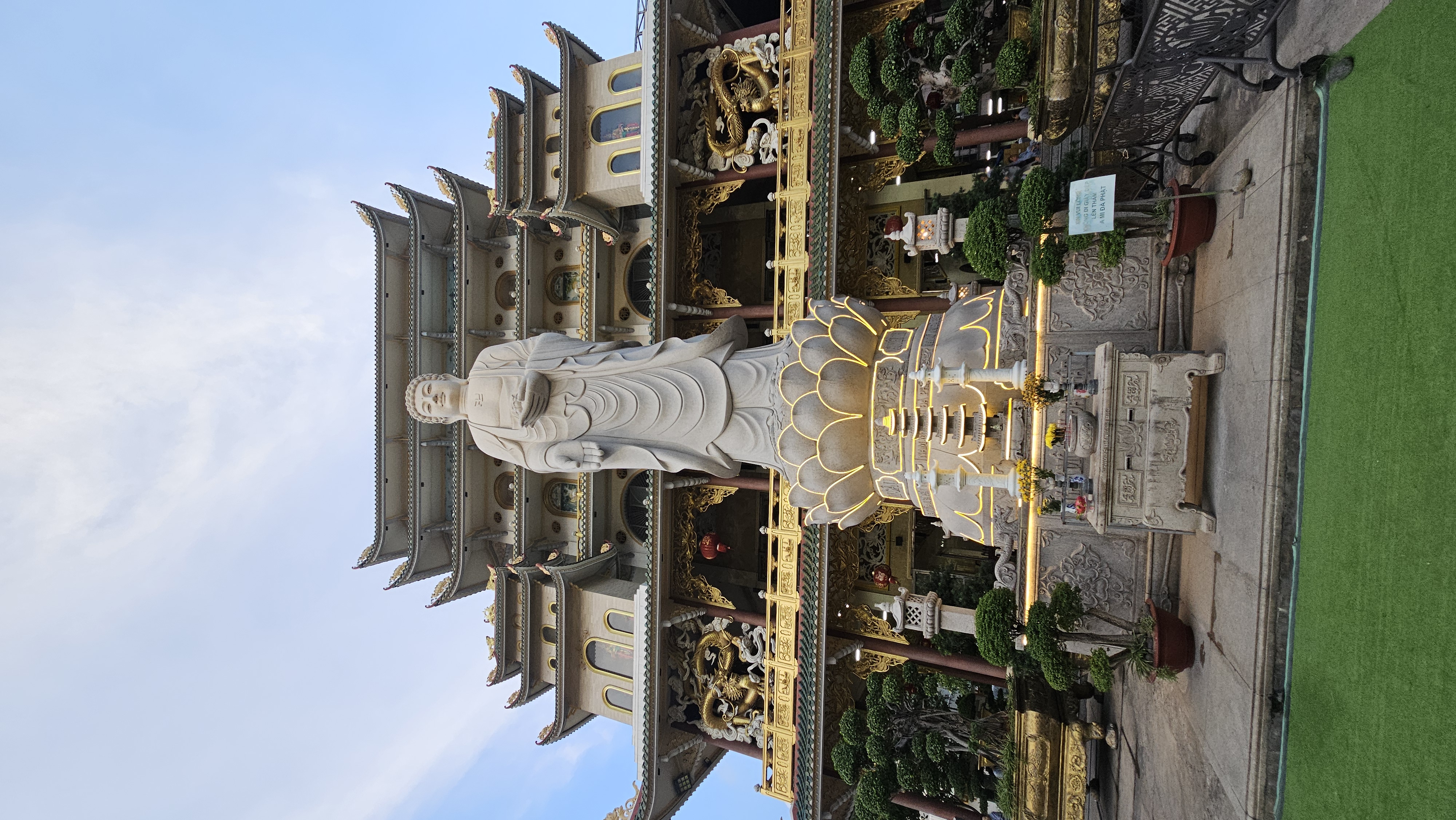 Van Duc Buddhist Temple