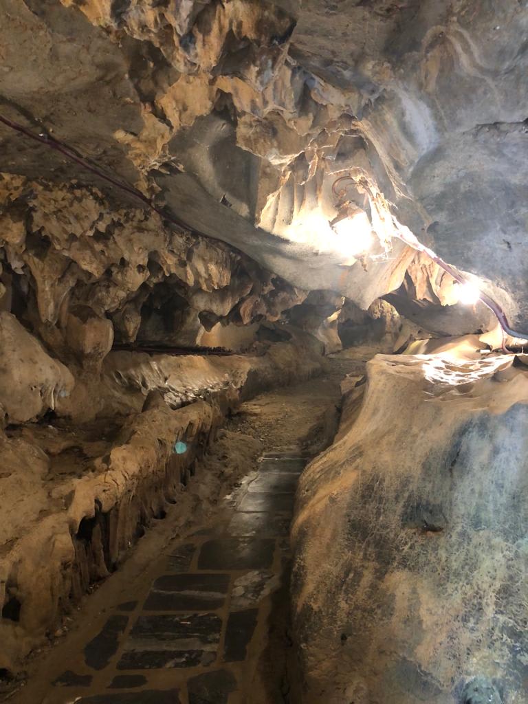 Les caves à l’intérieur des sommets karstiques !