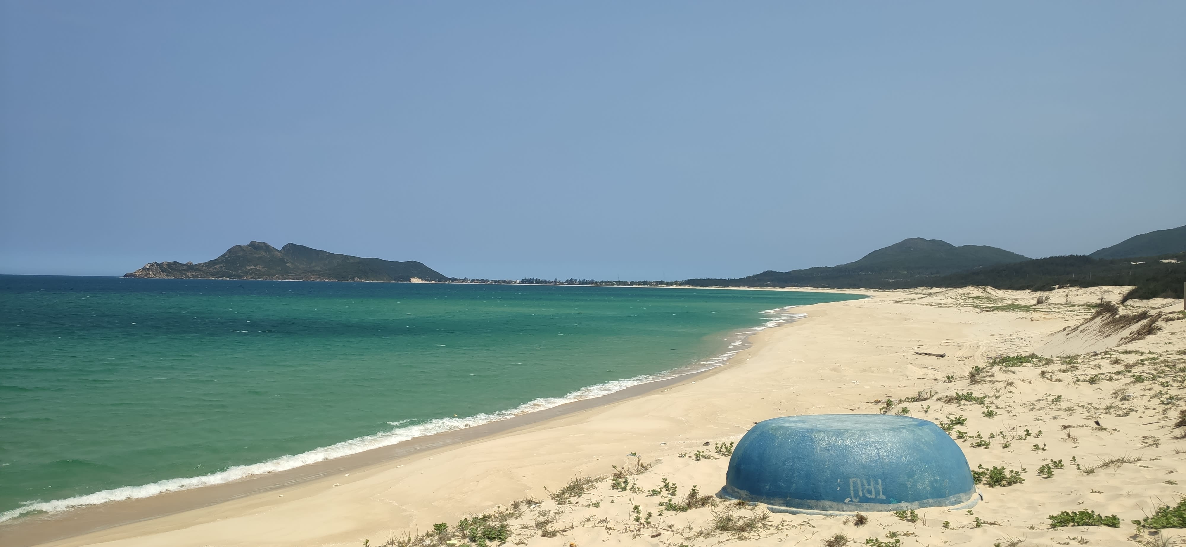 https://res.cloudinary.com/di1kjinja/image/upload/q_auto/v1684683911/SongCau/plage_abandonne.jpg