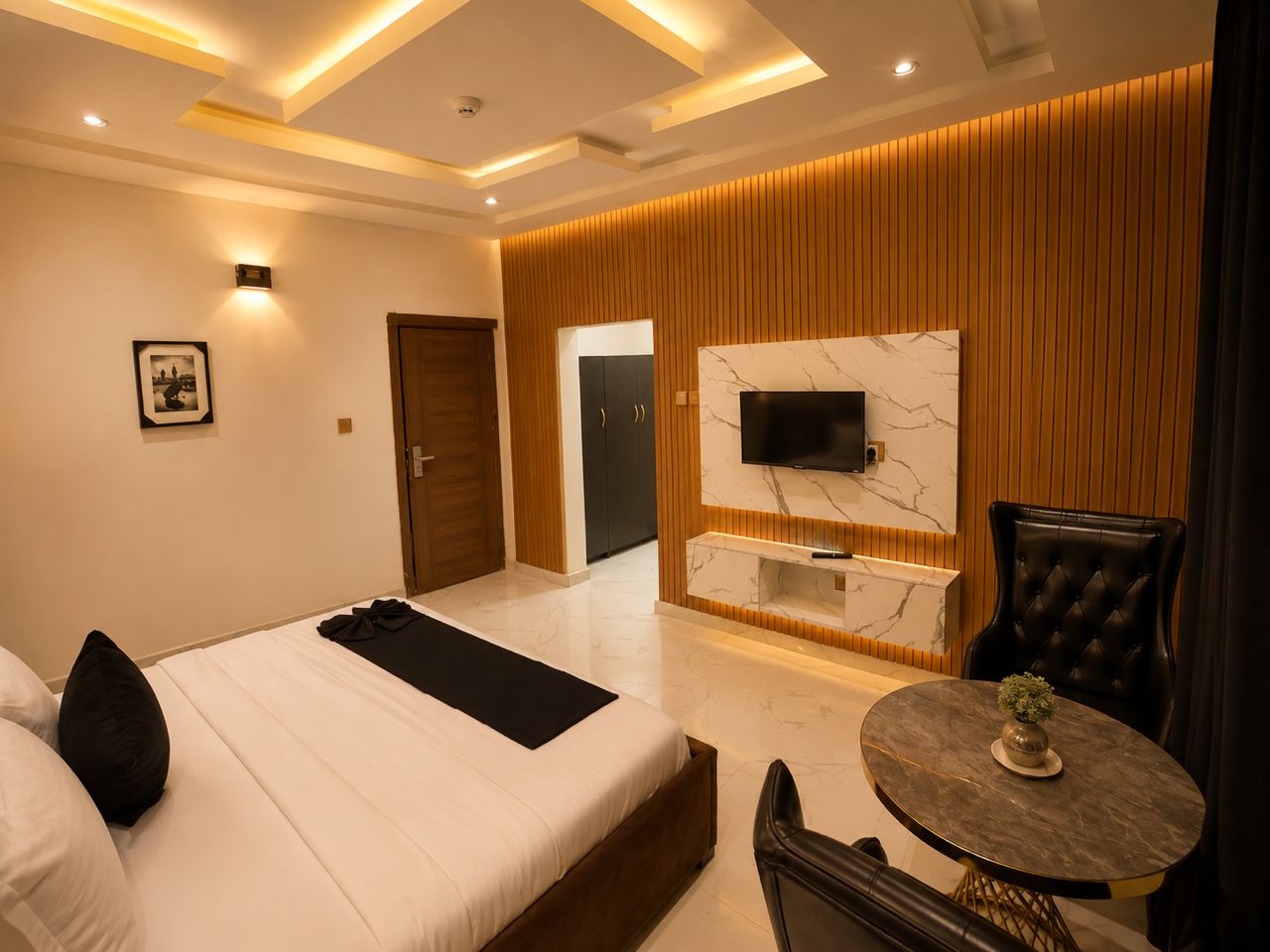 EXECUTIVE ROOM