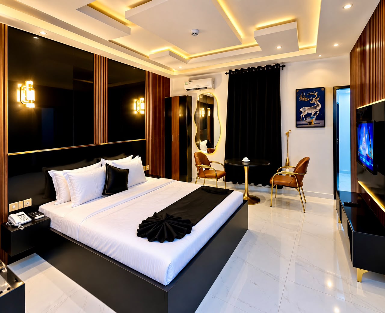 EXECUTIVE ROOM