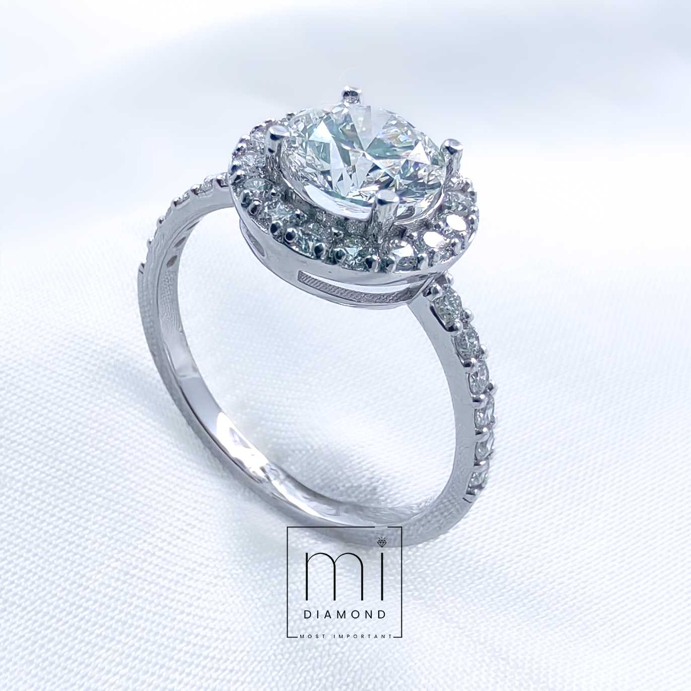 1.49 Carat E color Vs1 Round IGI Sertifikalı Round Lab. Pırlanta
