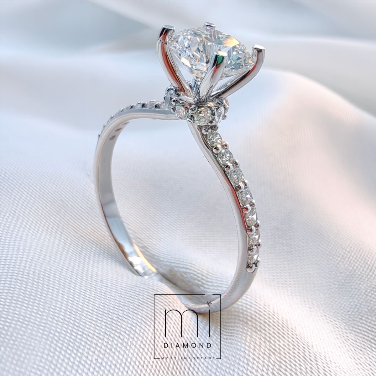 1.29 Carat D Color Vs1 IGI Sertifikalı Lab. Pırlanta Yüzük
