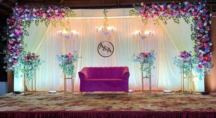 Luxury Floral Wedding Stage With Chandeliers