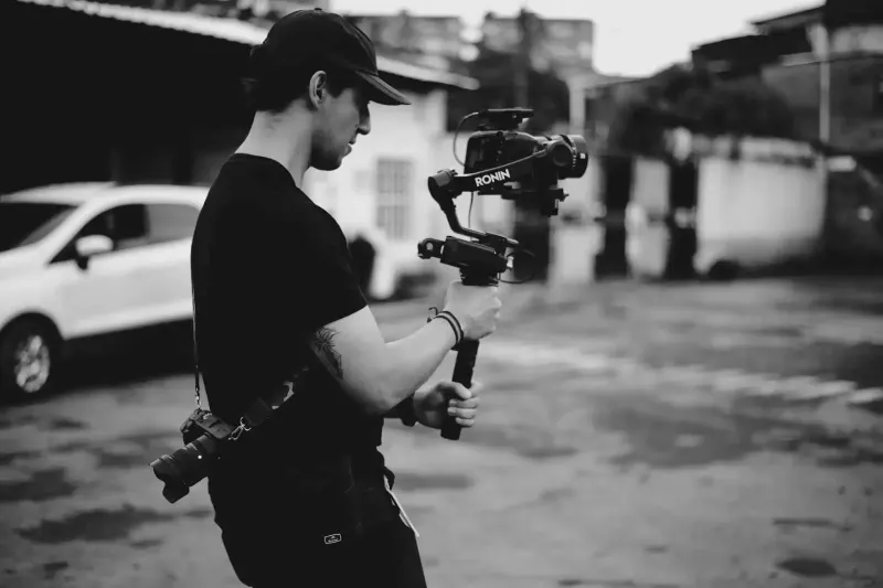 Producción audiovisual en campo para video institucional | DUAL PRODUCTORA