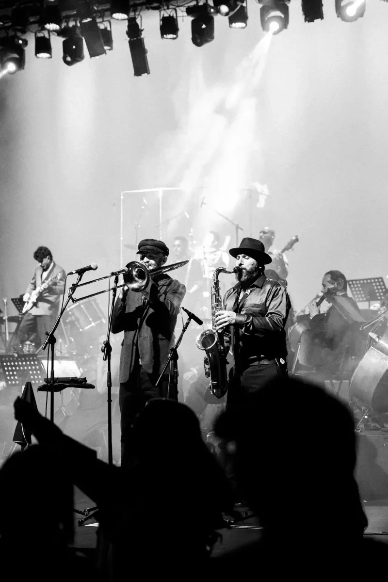 Fotografía artística de ensamble musical y banda en vivo | DUAL PRODUCTORA
