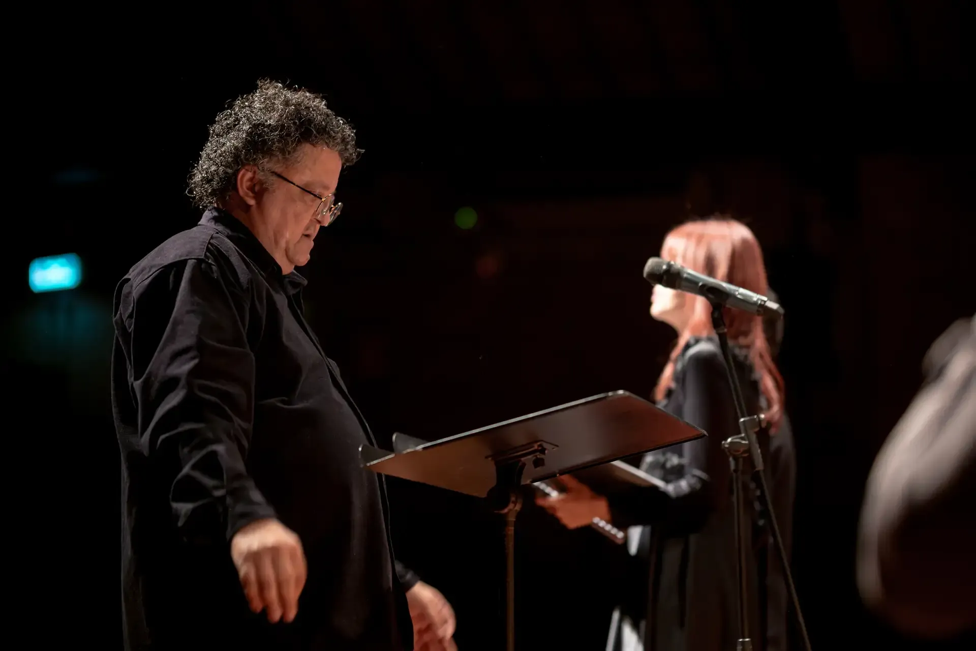 Director de orquesta y cantante solista en concierto de música clásica en vivo | DUAL PRODUCTORA
