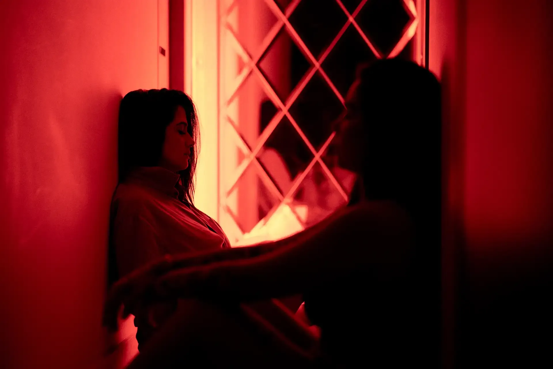 Fotografía cinematográfica y retrato creativo con iluminación profesional | DUAL PRODUCTORA