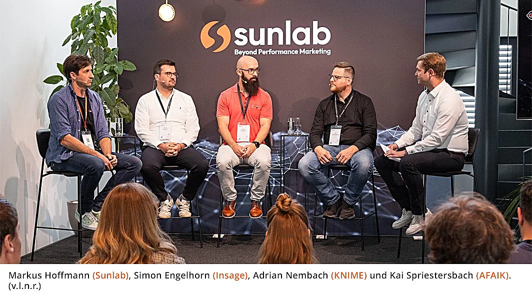 Aufnahme des KI-Panels mit Markus Hoffmann (Sunlab), Simon Engelhorn (Insage), Adrian Nembach (KNIME) und Kai Spriestersbach (AFAIK)