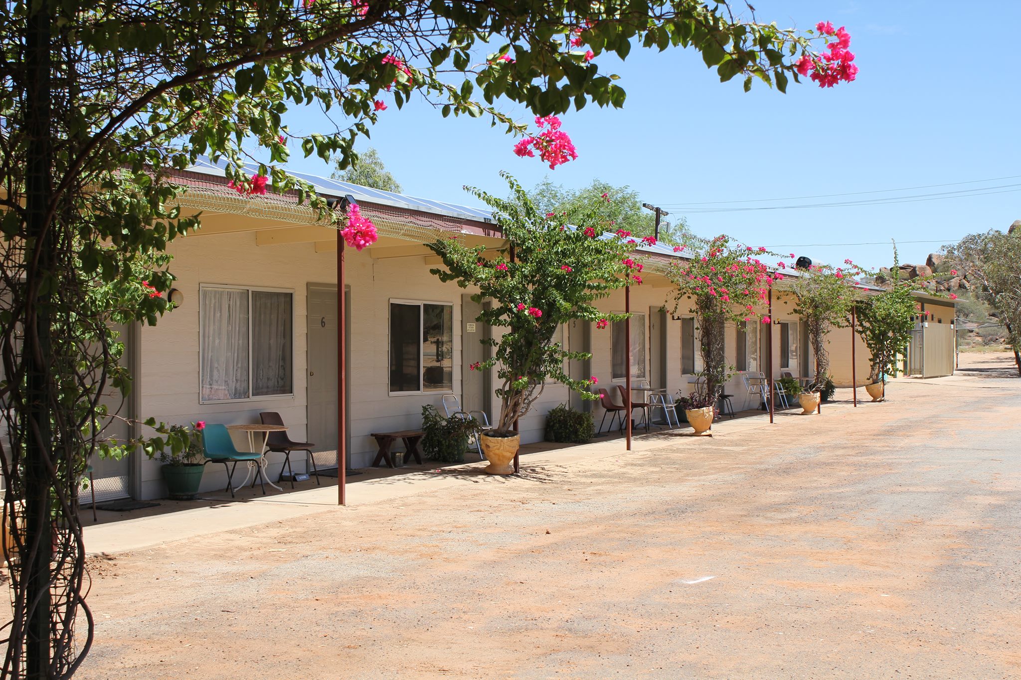 Granites Motel and Caravan Park