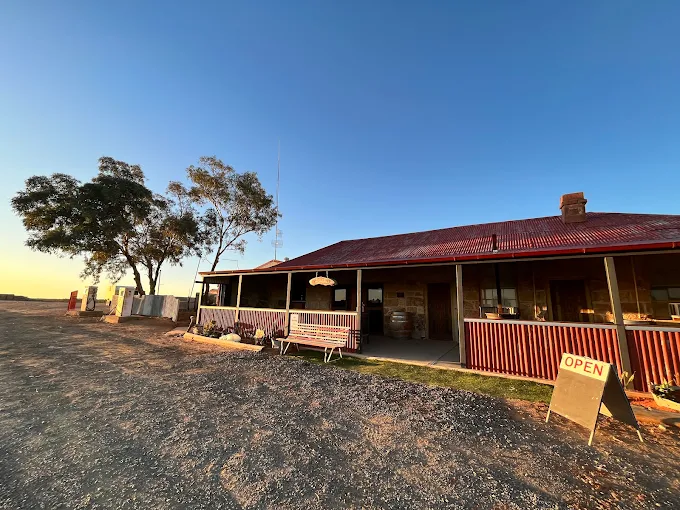 Albert Hotel