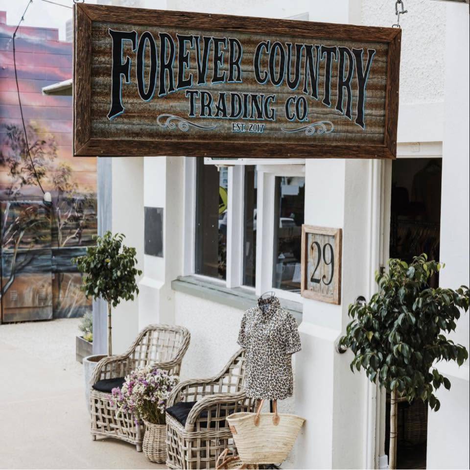 Forever Country Creations Monto